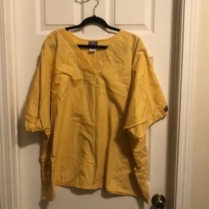 Cherokee 5X scrub top yellow